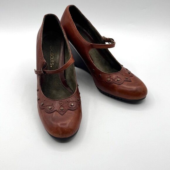 Aerosoles Mary Jane Auburn Brown With Studs Wedge Heels Size 7.5 - Picture 1 of 7